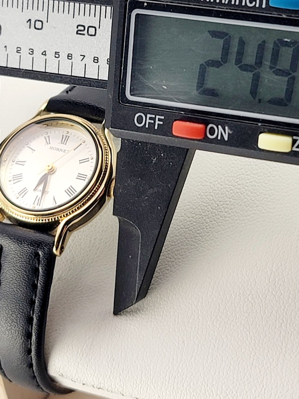 Vintage Hornet HN-012 Women’s Gold Tone Roman Numeral Japan Quartz Dress Watch - Picture 7 of 8